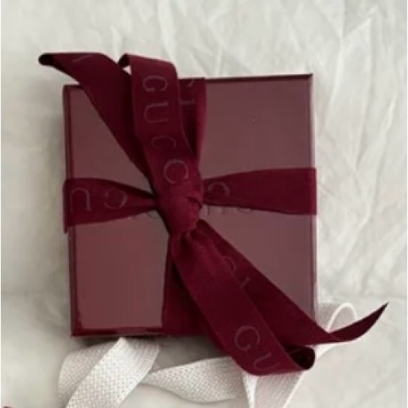 Gucci Gold Heart Charm necklace stamped. - Picture 7 of 9